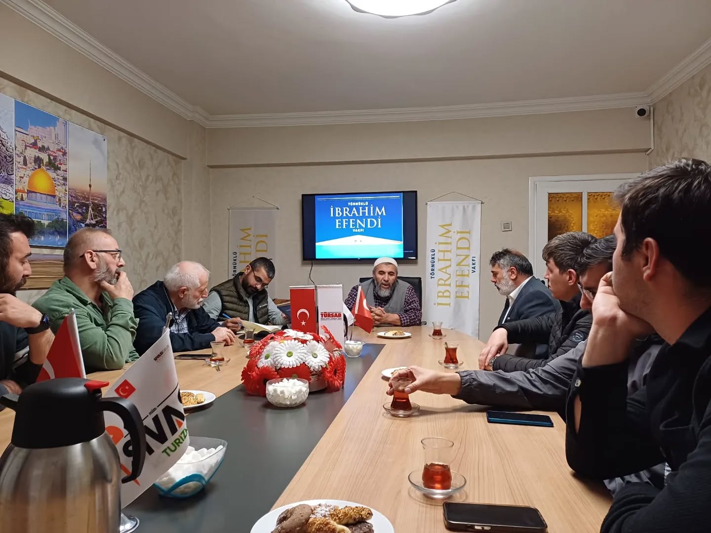 Vakıf merkezinde gerçekleştirilen eğitim ve sohbet buluşması