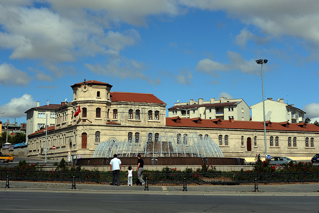 Sivas şehir meydanından tarihî bir görünüm